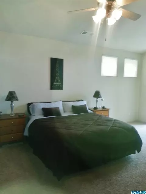 1238 E Mesa Ct, Visalia, CA 93292 photo 20