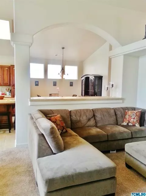 1238 E Mesa Ct, Visalia, CA 93292 photo 7