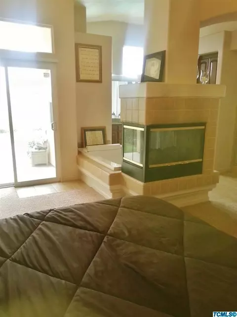 1238 E Mesa Ct, Visalia, CA 93292 photo 22