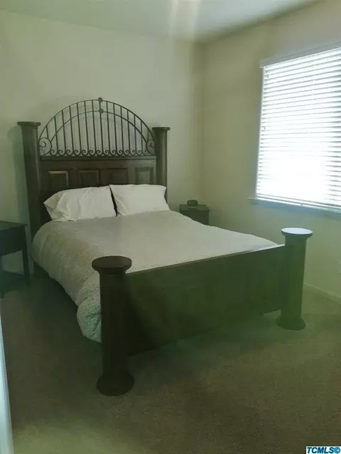 1238 E Mesa Ct, Visalia, CA 93292 photo 28