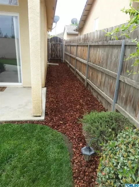 1238 E Mesa Ct, Visalia, CA 93292 photo 35