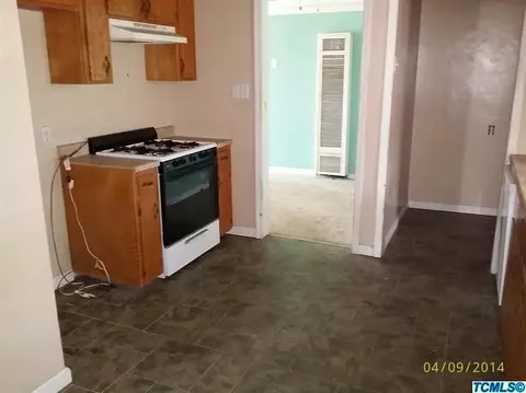 830 E Academy Ave, Tulare, CA 93274 photo 6