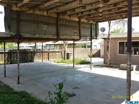 830 E Academy Ave, Tulare, CA 93274 photo 2