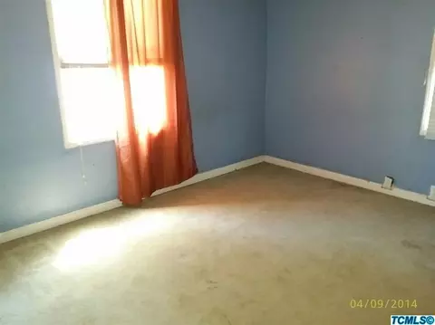 830 E Academy Ave, Tulare, CA 93274 photo 3