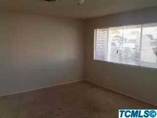 691 E Compton Ave, Pixley, CA 93256 photo 3