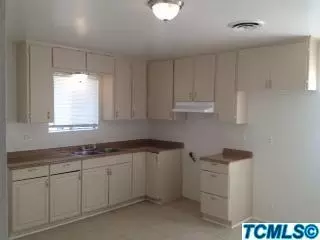 691 E Compton Ave, Pixley, CA 93256 photo 5