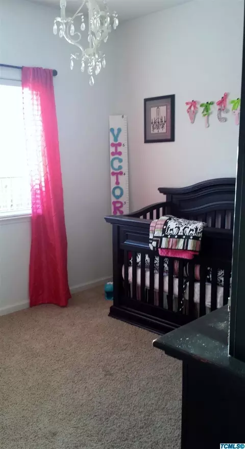 2002 E Bridger Ave, Tulare, CA 93274 photo 5