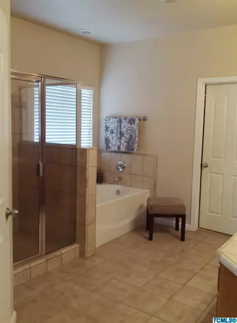 2002 E Bridger Ave, Tulare, CA 93274 photo 14