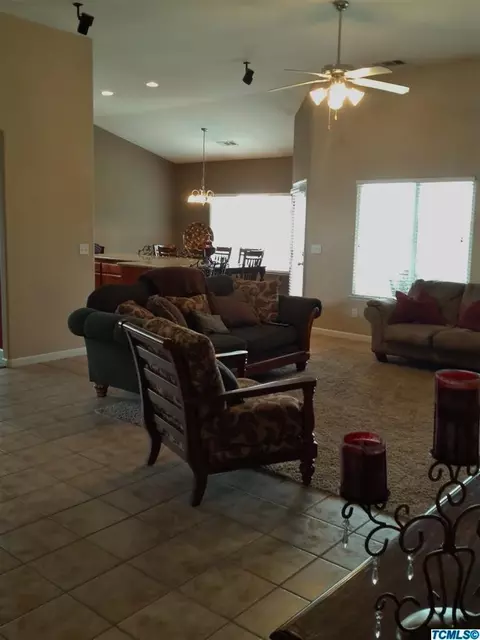2002 E Bridger Ave, Tulare, CA 93274 photo 11