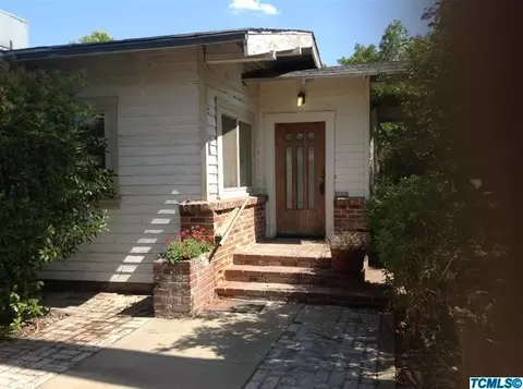 209 S D St, Exeter, CA 93221 photo 2