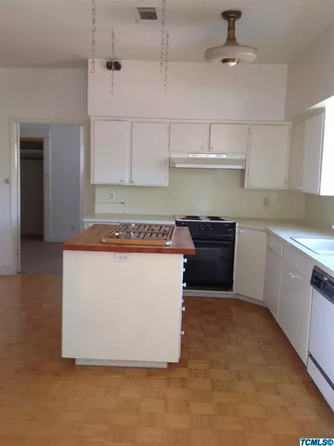 209 S D St, Exeter, CA 93221 photo 8