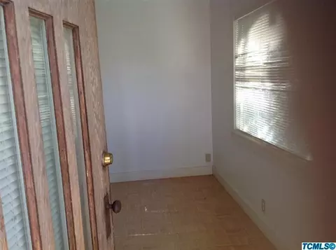 209 S D St, Exeter, CA 93221 photo 3