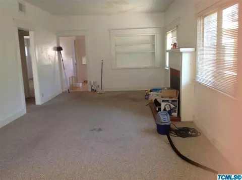 209 S D St, Exeter, CA 93221 photo 4