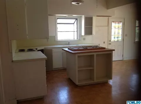 209 S D St, Exeter, CA 93221 photo 6
