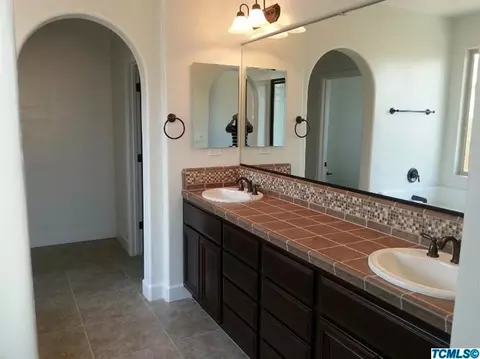 3906 E Laura Ave, Visalia, CA 93292 photo 6