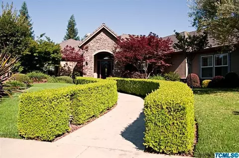 2147 N Chablis Ct, Visalia, CA 93291 photo 2