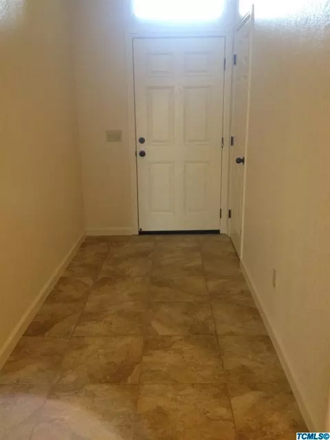 1002 E Margalo Ct, Visalia, CA 93292 photo 10