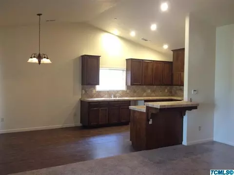 1002 E Margalo Ct, Visalia, CA 93292 photo 9