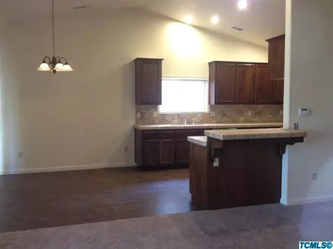 1002 E Margalo Ct, Visalia, CA 93292 photo 5