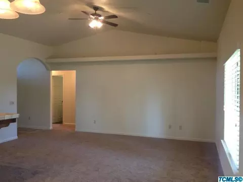 1002 E Margalo Ct, Visalia, CA 93292 photo 12