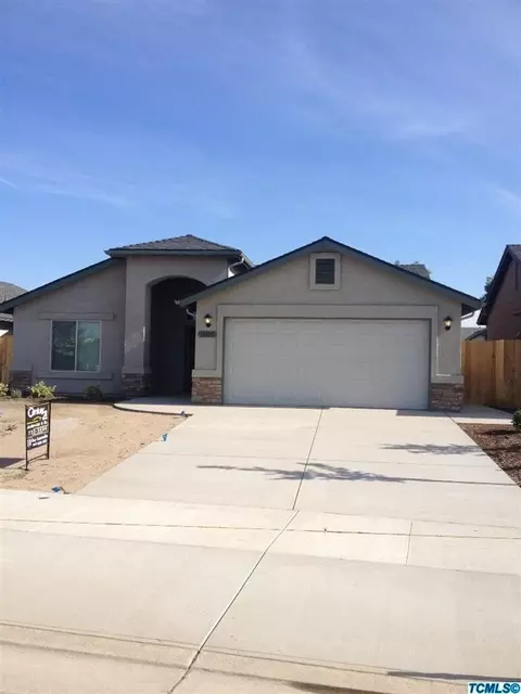 1002 E Margalo Ct, Visalia, CA 93292 photo 2
