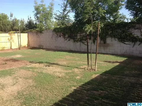 1002 E Margalo Ct, Visalia, CA 93292 photo 17