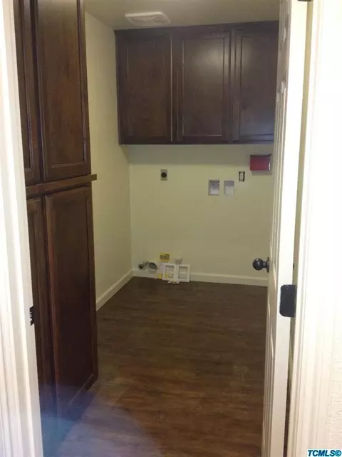 1002 E Margalo Ct, Visalia, CA 93292 photo 8