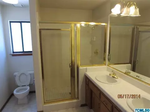 1630 E Vine Ct, Visalia, CA 93291 photo 7