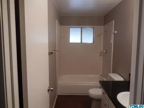 1415 E Frances Ave, Tulare, CA 93274 photo 6