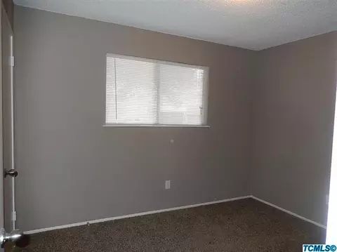 1415 E Frances Ave, Tulare, CA 93274 photo 7