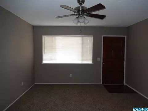 1415 E Frances Ave, Tulare, CA 93274 photo 2