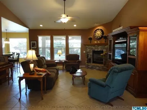 3430 E Feemster Ave, Visalia, CA 93292 photo 3