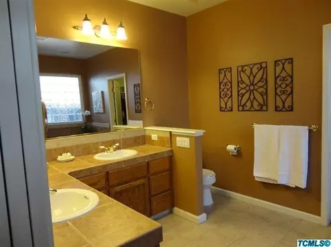 3430 E Feemster Ave, Visalia, CA 93292 photo 18