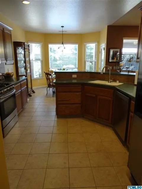 3430 E Feemster Ave, Visalia, CA 93292 photo 9