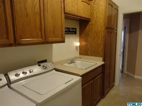 3430 E Feemster Ave, Visalia, CA 93292 photo 22
