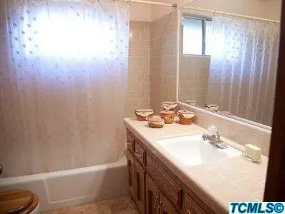 1225 E Cambridge, Visalia, CA 93292 photo 18