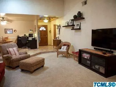1225 E Cambridge, Visalia, CA 93292 photo 8