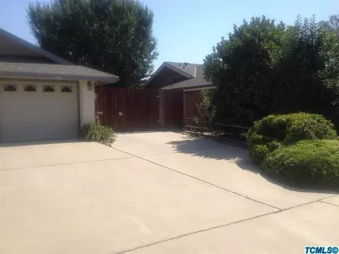 2323 E Iris Ave, Visalia, CA 93292 photo 5