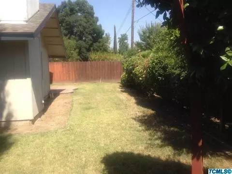 2323 E Iris Ave, Visalia, CA 93292 photo 18