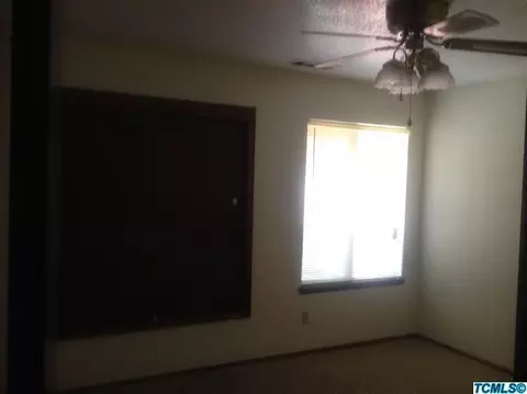 2323 E Iris Ave, Visalia, CA 93292 photo 13