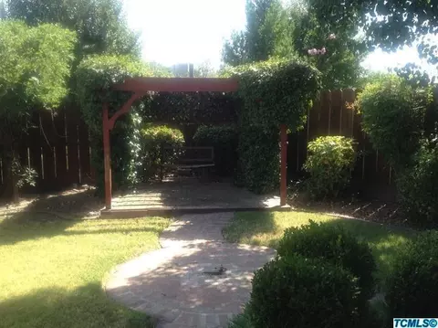 2323 E Iris Ave, Visalia, CA 93292 photo 20