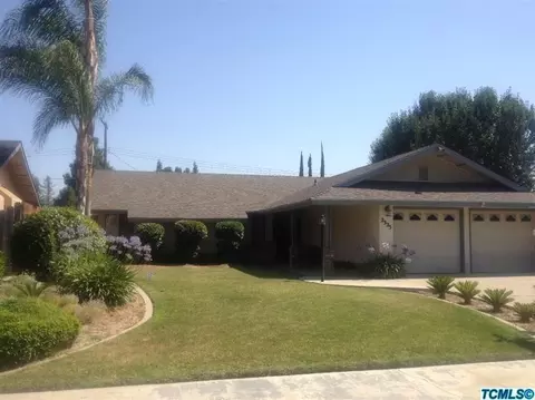 2323 E Iris Ave, Visalia, CA 93292 photo 1