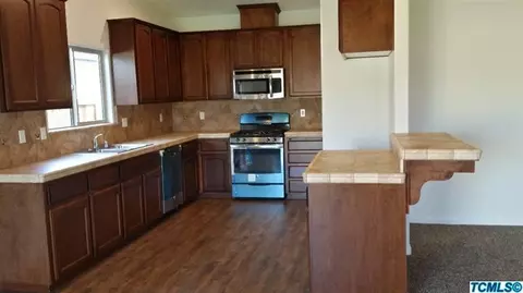 910 E Buena Vista Ave, Visalia, CA 93292 photo 7