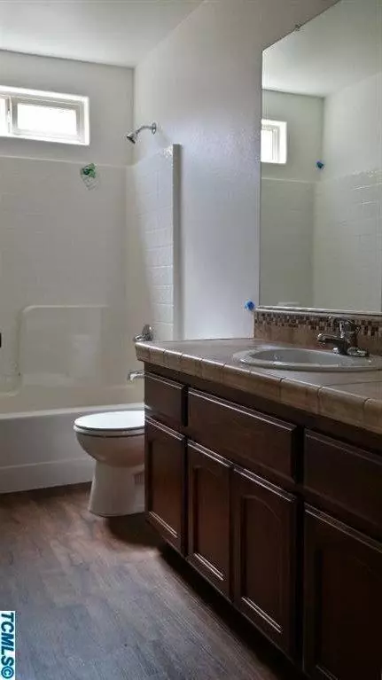 910 E Buena Vista Ave, Visalia, CA 93292 photo 15