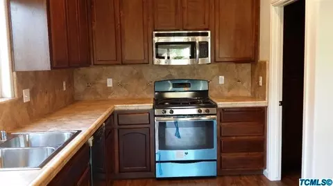 910 E Buena Vista Ave, Visalia, CA 93292 photo 9