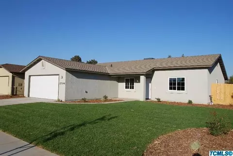 445 E Wren Ave, Visalia, CA 93291 photo 1