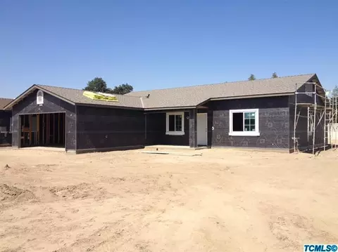 445 E Wren Ave, Visalia, CA 93291 photo 3