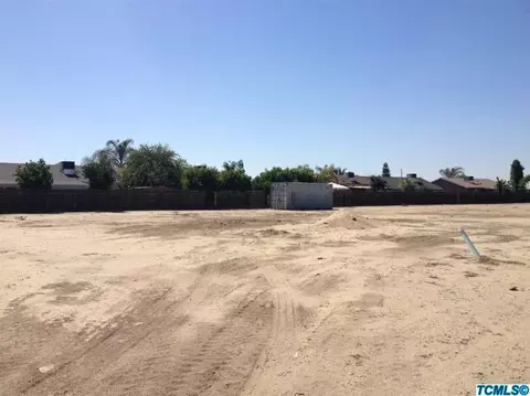 445 E Wren Ave, Visalia, CA 93291 photo 5