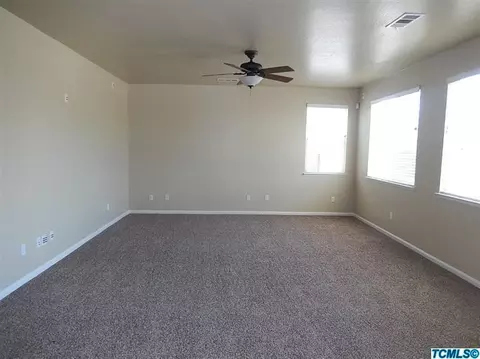 3174 Bora Ave, Tulare, CA 93274 photo 5