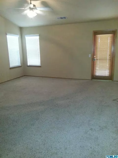611 E Modoc Ave, Visalia, CA 93292 photo 11
